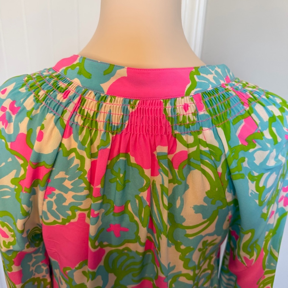 Lilly Pulitzer Elsa Silk in a Delicacy Floral Pink, Blue and Green Top size xs - Picture 8 of 14
